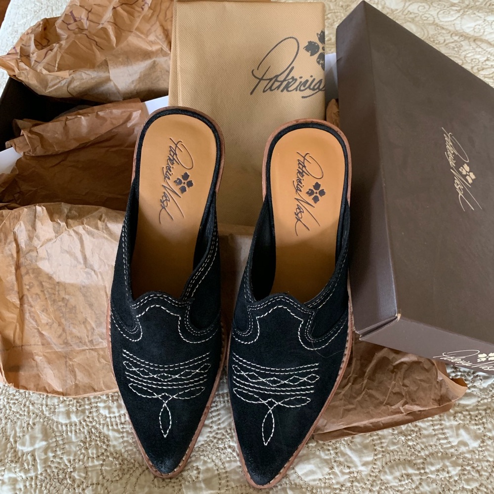 Patricia Nash Embroidered Loafers